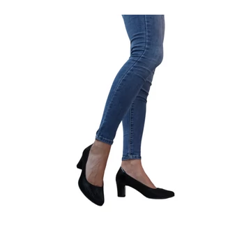 L'art / B kockasarkú cipő