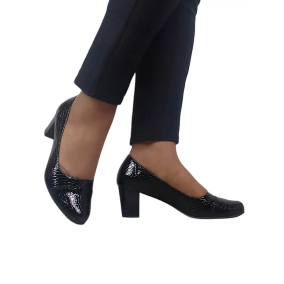 Betty magassarkú cipő