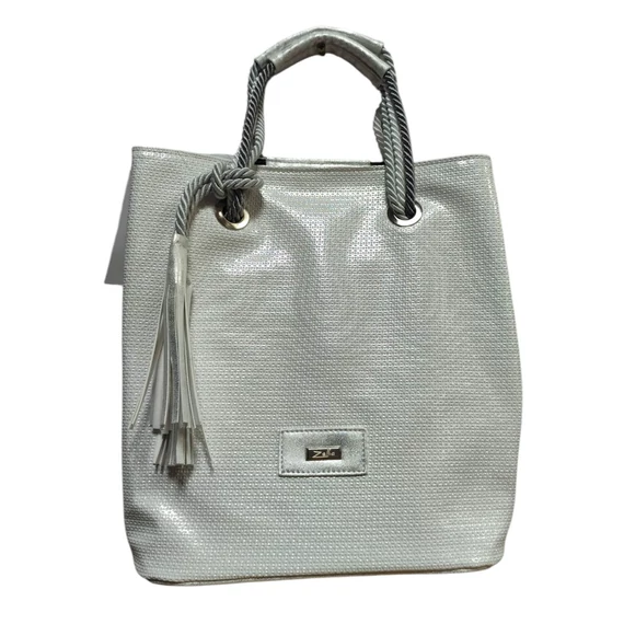 Zellia Kézi és Válltáska