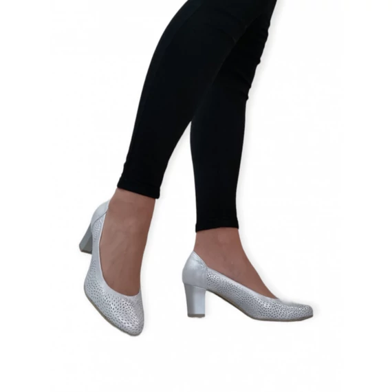 L'art/B kockasarkú cipő