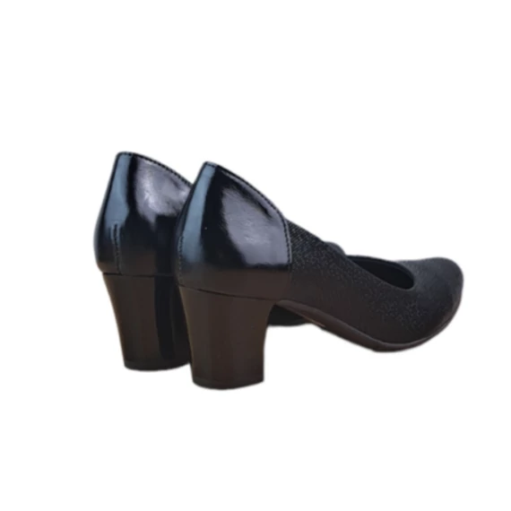 L'art / B kockasarkú cipő