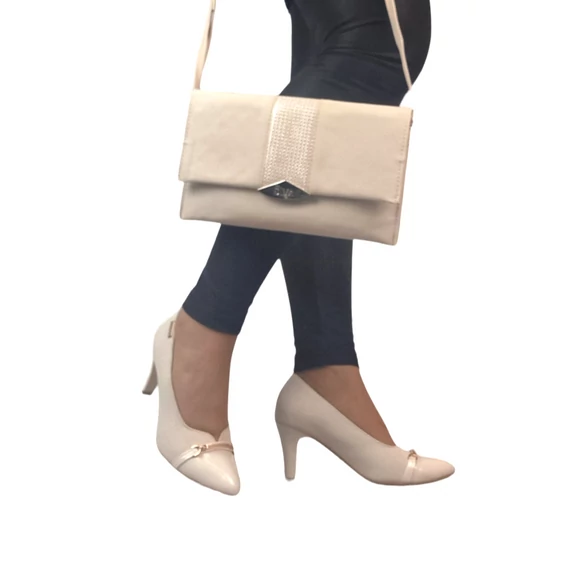 L'art/B magassarkú cipő