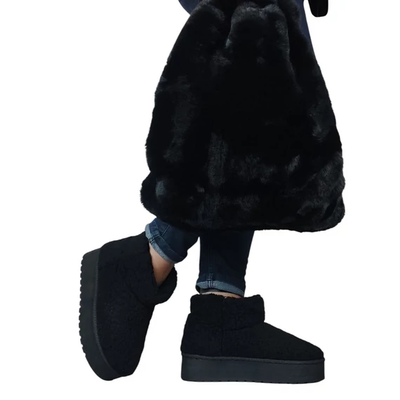 Yolera Női Csizma (fekete)