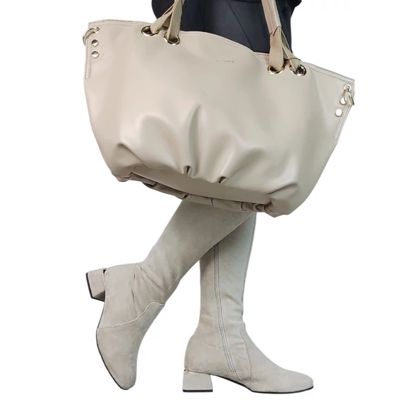 Női Hosszúszárú Bőrcsizma