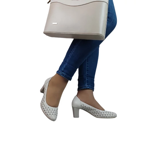 L'art/B kockasarkú cipő