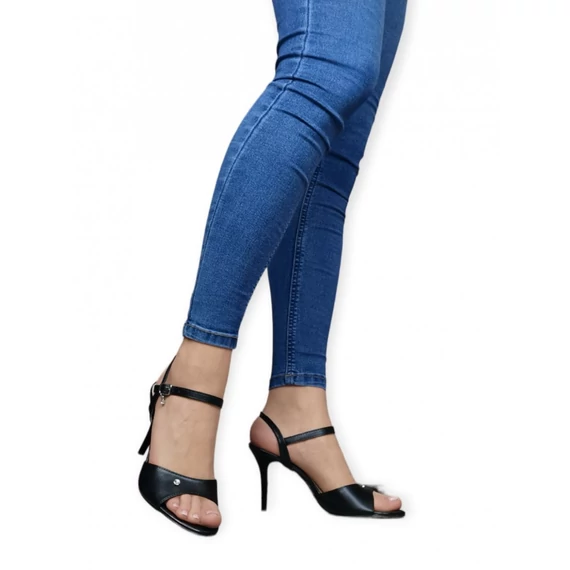 L'art Shoes Magassarkú szandál
